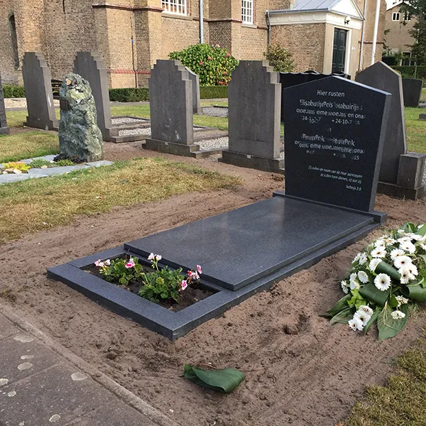 grafmonument eenvoud kerkhof made nh kerk 2016